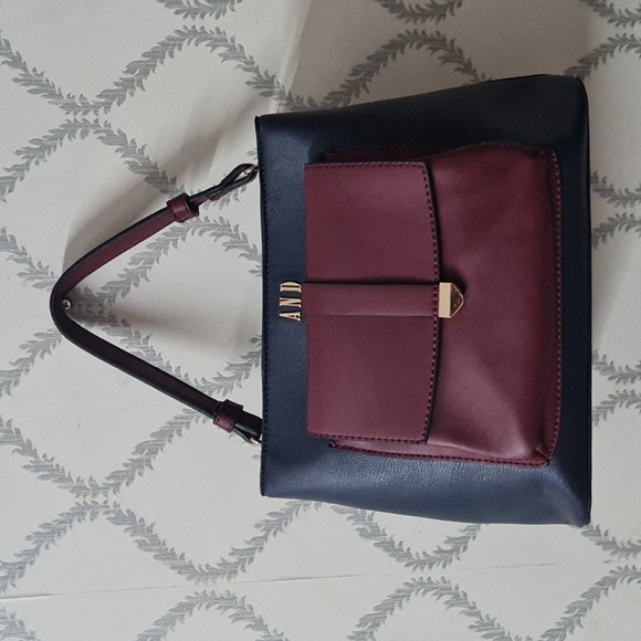 AND Handbags - Handbag.